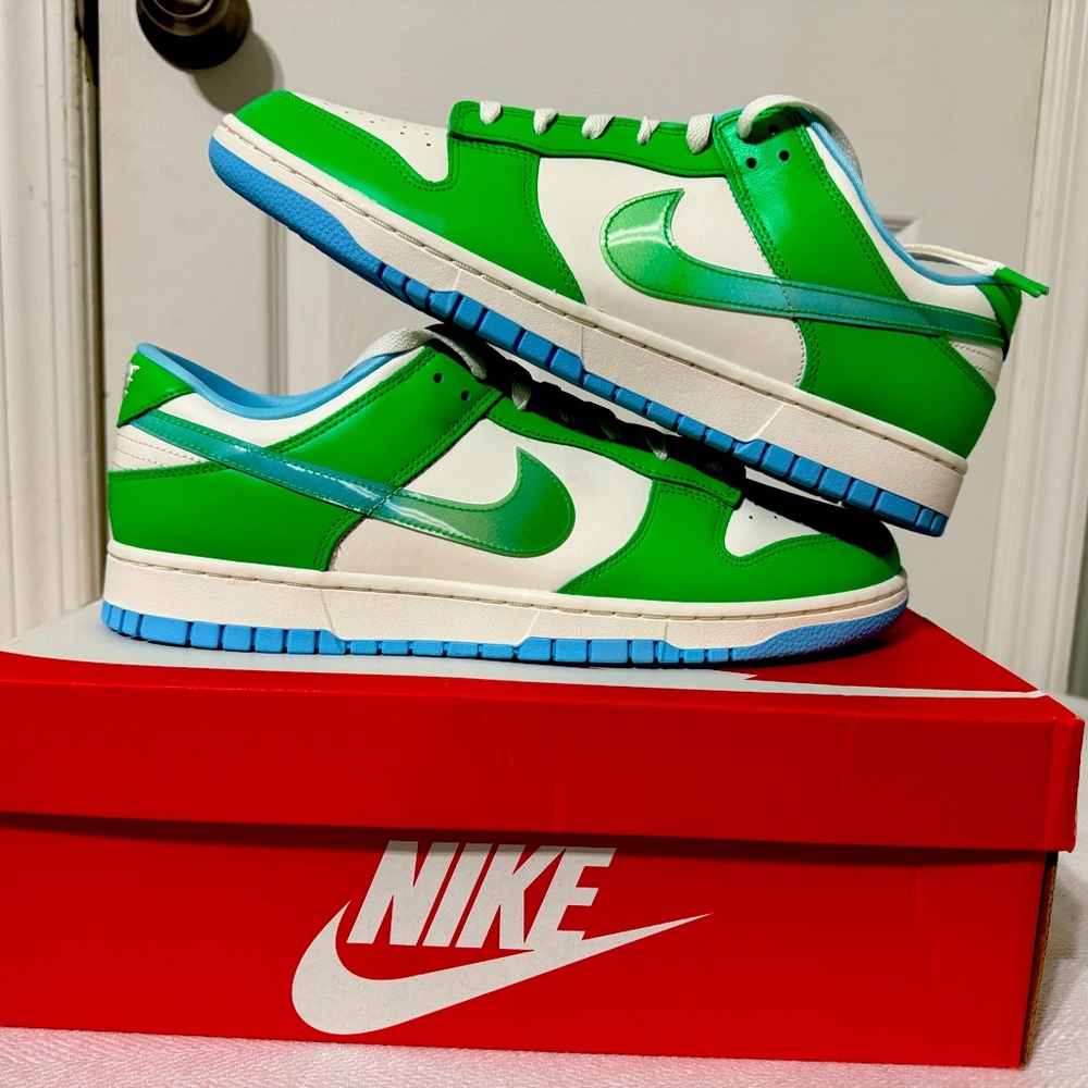 Nike Dunk Low Retro "Green Shock/Sail/Vapor Green/Aquarius Blue" Men's Shoe